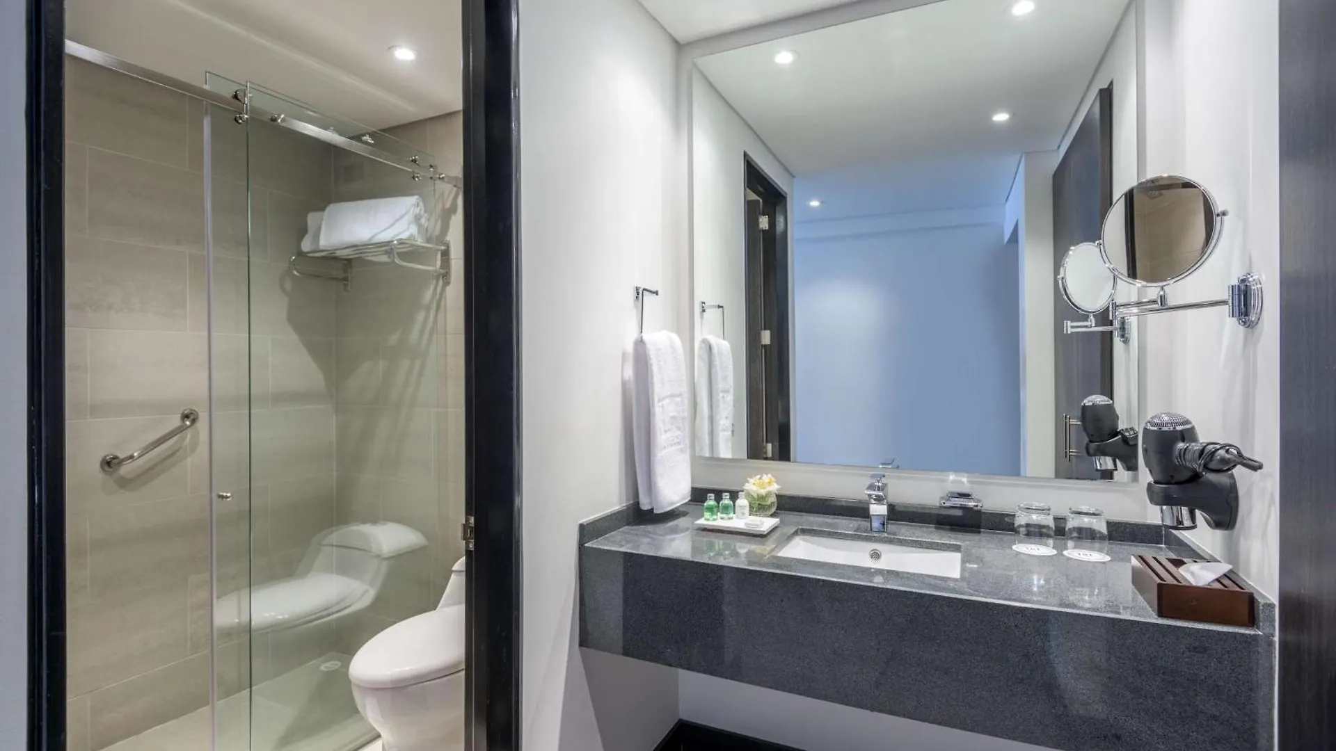 Hotel Nh Bogota Urban 26 Royal 4*,